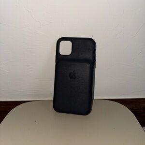 Apple Black Smart Battery Case for iPhone 11